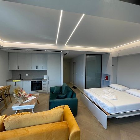 Luxury One Bedroom Apartment Тирана Экстерьер фото