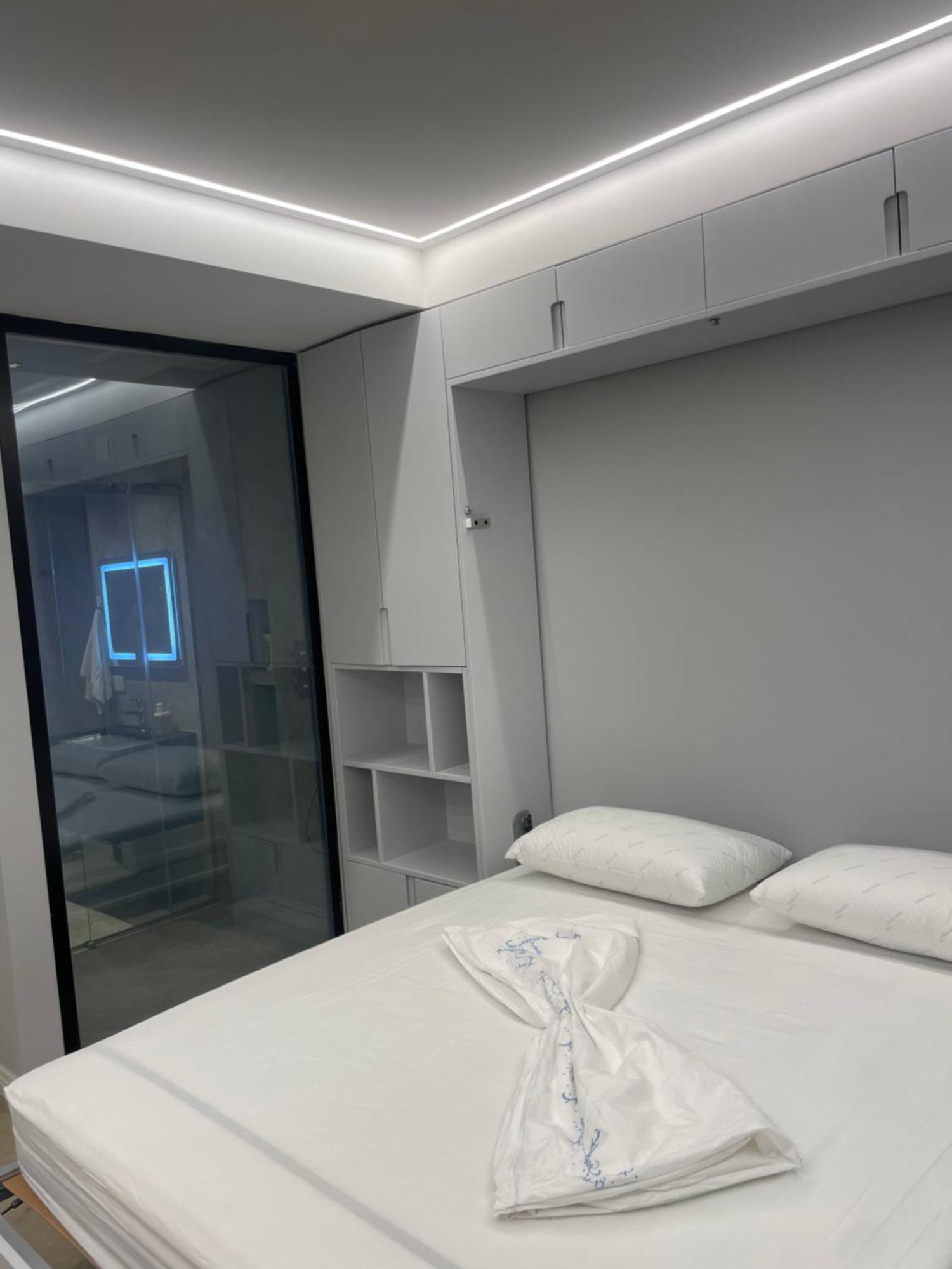 Luxury One Bedroom Apartment Тирана Экстерьер фото