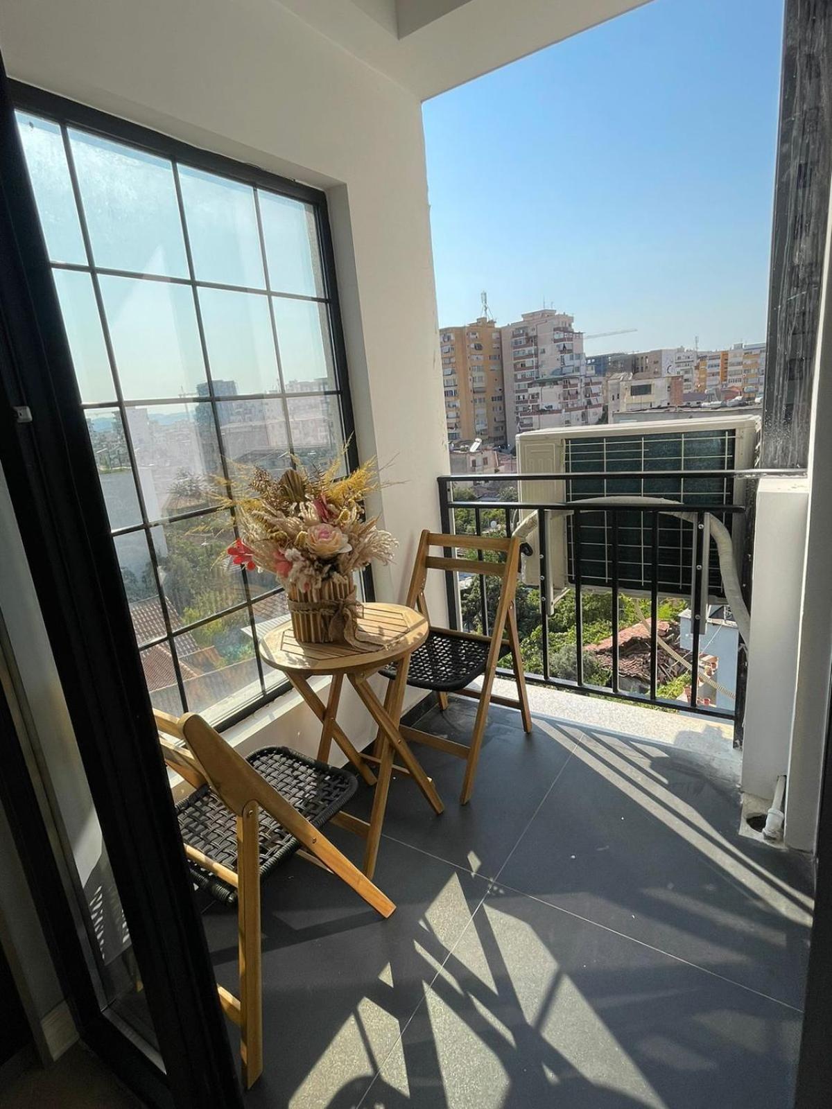 Luxury One Bedroom Apartment Тирана Экстерьер фото